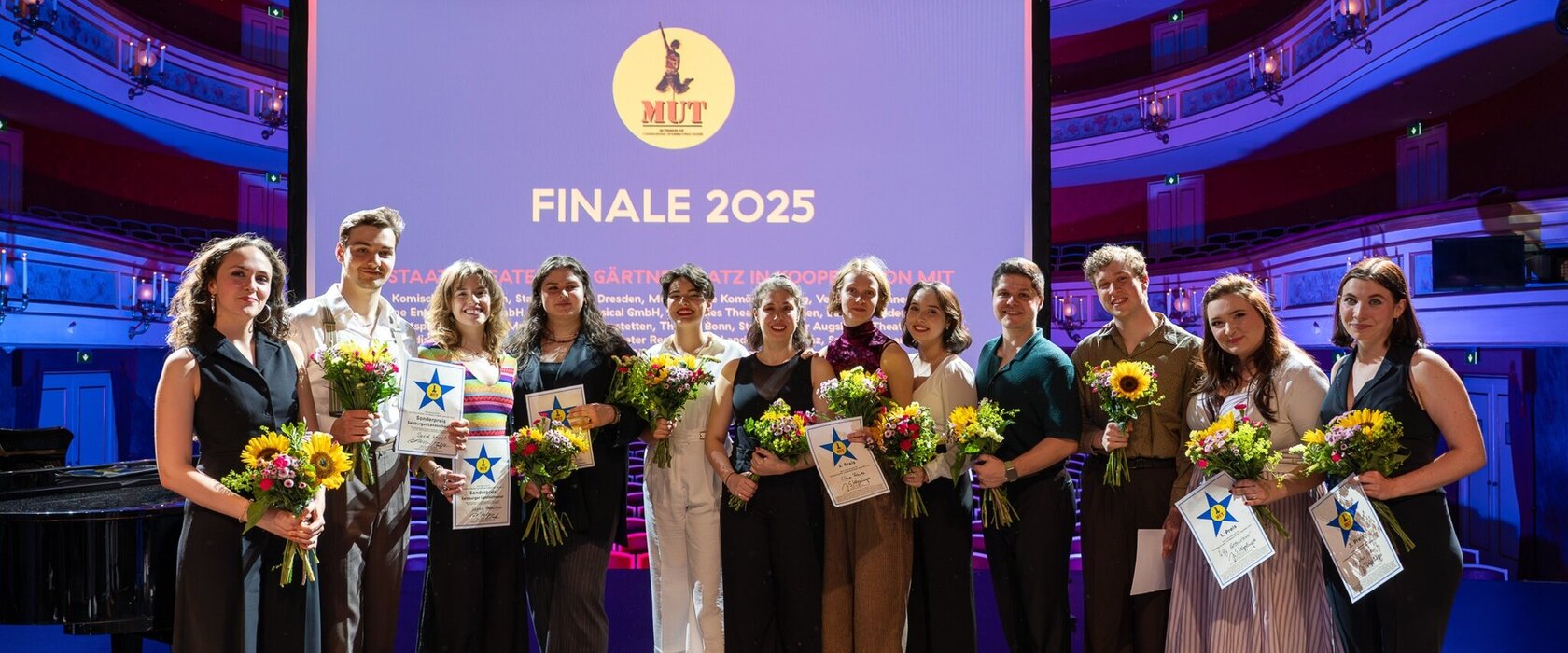 Die Finalist*innen 2025 beim Wettbewerb MUT am Münchner Gärtnerplatztheater. Foto © Adrienne Meister/Gärtnerplatztheater