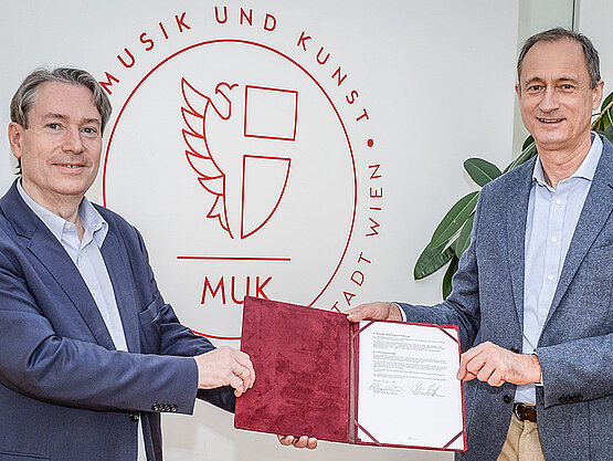 Kooperation Jeunesse und MUK; Generalsekretär Christian Schulz Rektor Dr. Andreas Mailath-Pokorny (c) Rudi Froese