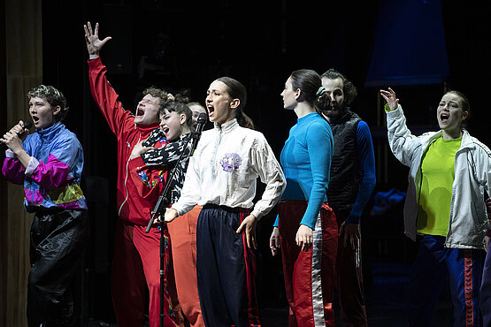 Anna Zesakes (Mitte) © Laurent Ziegler