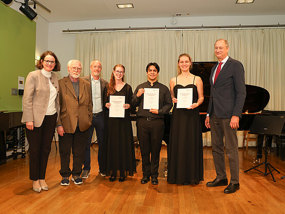 Livia Sellin, Peter Weinberger, Simon Weinberger, Trio Con Brio (1. Platz), MUK-Rektor Andreas Mailath-Pokorny © Gerhard Fally
