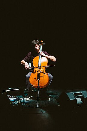 Workshop „Amplified Strings“ mit Lukas Lauermann