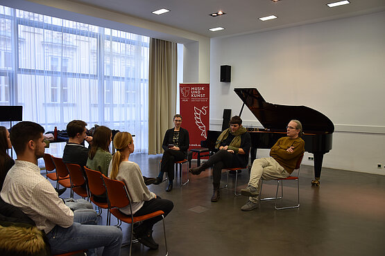 Prorektorin Rosemarie Brucher, Ingrid Schmoliner, Wien Modern Intendant Bernhard Günther © MUK