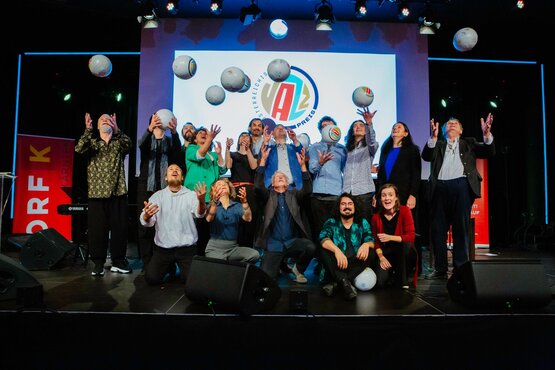 Gruppenbild der Gewinner*innen des Österreichischen Jazzpreises, fotografiert von Sabine Biedermann