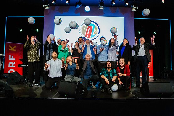 Gruppenbild der Gewinner*innen des Österreichischen Jazzpreises, fotografiert von Sabine Biedermann