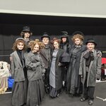 Studierende als Ensemble bei Sweeney Todd © MUK MUNTER