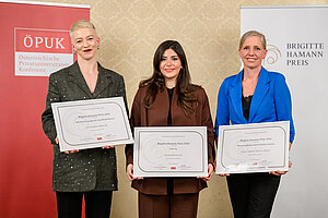 Die Preisträgerinnen des Brigitte-Hamann-Preises der ÖPUK 2026: V.l.n.r. Preisträgerin Tanz Katharina Senk, BA (MUK), Preisträgerin Startup Selin Matun, BA (SFU), Preisträgerin Forschung PD Dr.in Verena Wally MSc (PMU). Foto © ÖPUK/K. Ranger.