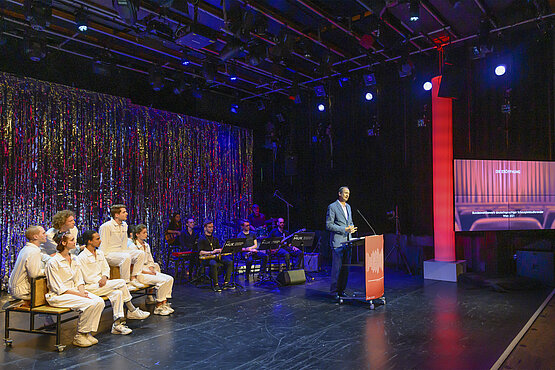 Offizielle Eröffnung aus dem MUK.theater © Wolfgang Simlinger