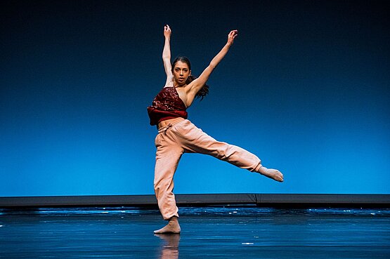 Andreanne Brosseau in: ARTICULATION, 2022 © Arnold Mike