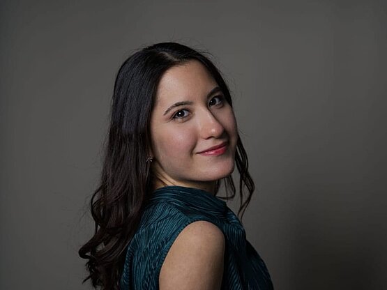 Die Pianistin Ece Ataç studiert an der Musik und Kunst Privatuniversität der Stadt Wien: Sie wurde in Istanbul zum „Woman Star of Tomorrow” gekürt.  