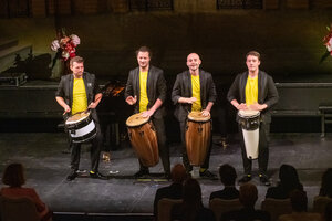 Louie's Cage Percussion (ganz rechts: MUK-Lehrender Maximilian Thummerer) beim Eröffnungskonzert im Schlosstheater Schönbrunn © Natalie Stephan