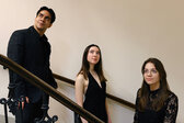 Ensemblefoto des Reperti Trio, aufgenommen von Sofya Varda