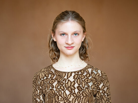 Porträt von Madita Warter, fotografiert von Bettina Salomon