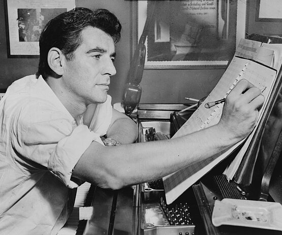 Leonard Bernstein Library of Congress. New York World-Telegram & Sun Collection 1955 Photographer: Al Ravenna