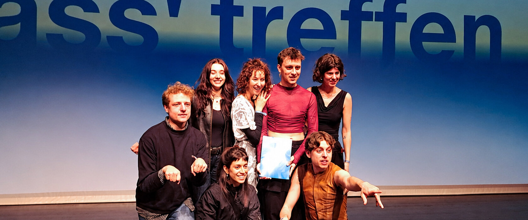  Studierende des 3. Jahrgangs Schauspiel beim Schauspielschultreffen 2026 in Rostock. Foto © privat 