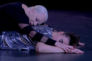 Doris Uhlich und Susanne Kirnbauer-Bundy in „Come Back Again“ @ Alexi Pelekanos Doris Uhlich und Susanne Kirnbauer-Bundy in „Come Back Again“ @ Alexi Pelekanos