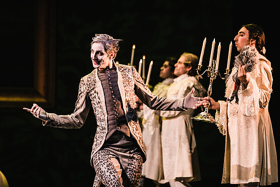 Flo Stanek als „Gestiefelter Kater“ © Lupi Spuma