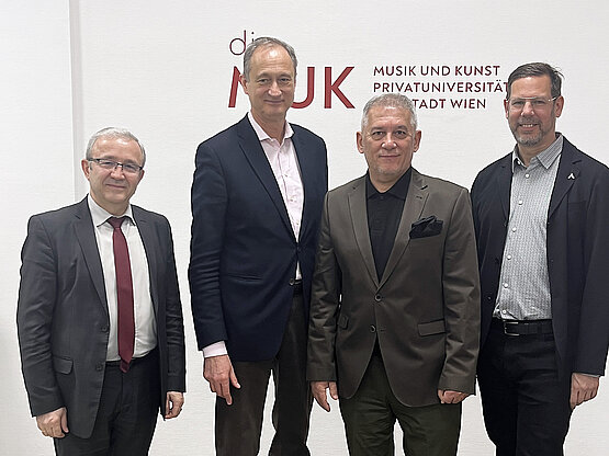 Besuch der Vertreter der albanischen Botschaft Österreich v.l.n.r.: Artan Canaj, Andreas Mailath-Pokorny, Fate Velaj und Dieter Boyer © MUK