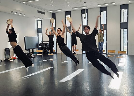 Studierende beim Tanztraining in Groningen © Rich Ascroft