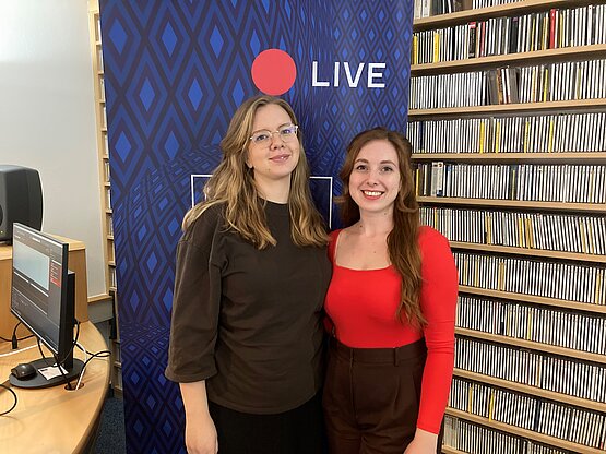 Die Gewinnerinnen des Gabriele Sima Gesangs-Förderstipendiums Karin Blom und Christina Tschernitz 