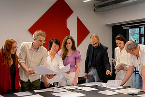 Die Jury bei ihren Beratungen. Foto © Joseph Schimmer/ORF