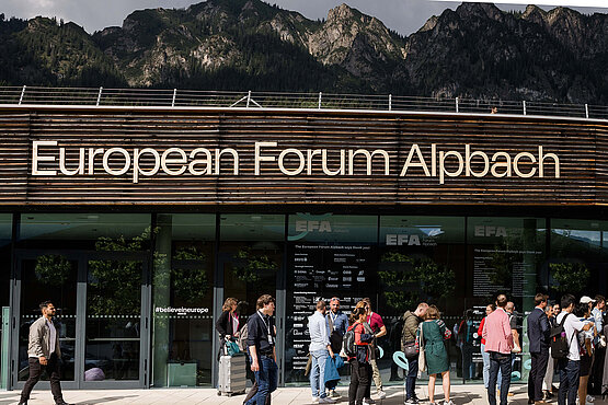 Bilder: Forum Alpbach (© P. Huber/EFA), Wieda Shirzadeh (© privat), Florian Reider (© Siavash Talebi)
