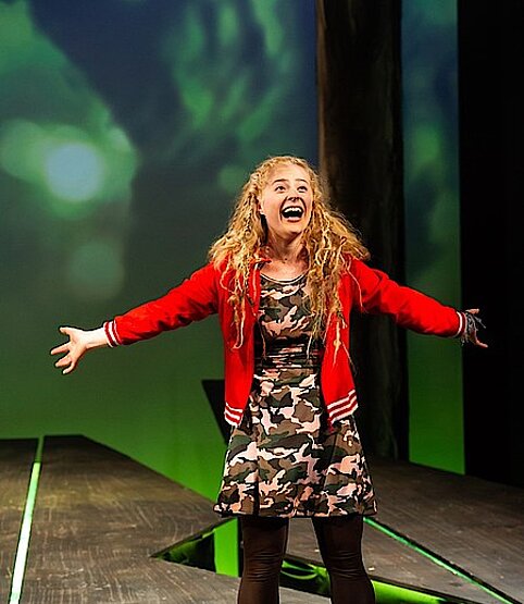 Katharina Stadtmann in „Ronja Räubertochter“ © Theater der Jugend