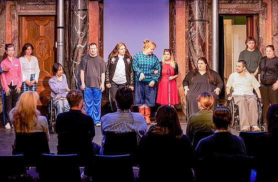 „JETZT!“: Abschlusspräsentation am 17. und 18. Mai 2025 im Vestibül des Burgtheaters © Tommy Hetzel/Burgtheater